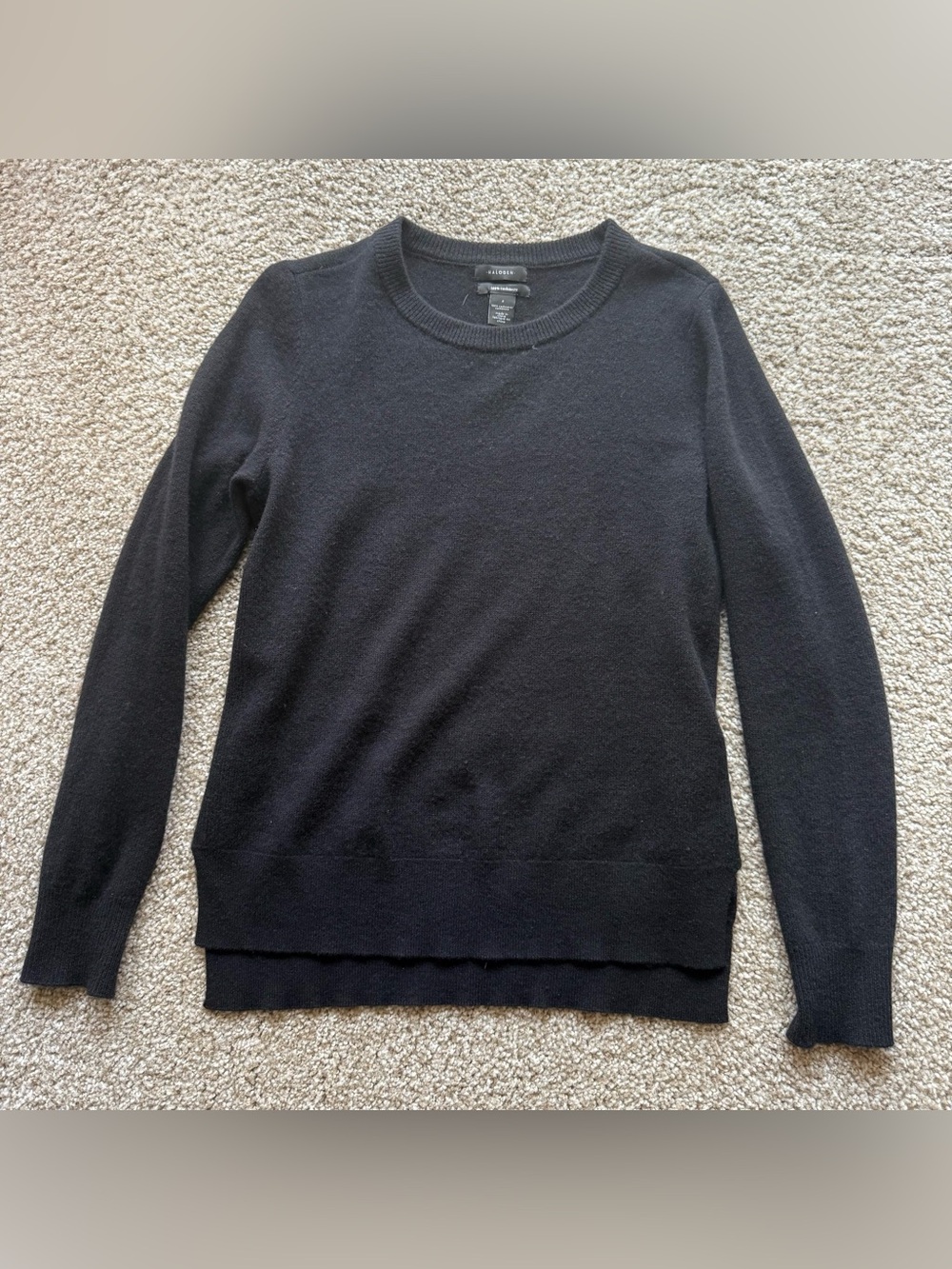 Halogen Woman’s Black Crewneck Cashmere Sweater